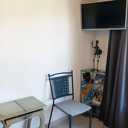 En Piscine Tennis Apartman *